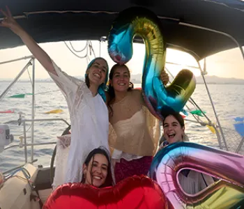 Corporate events that inspire and connect. The best way to close deals… while you sail.